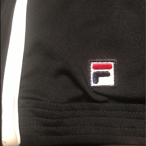 *Fila* Skort. Sports/Street Wear in B&W - Picture 6 of 10